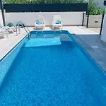 Spanic Haus Mit Pool * Vir