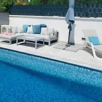 Ferienhaus Spanic Haus Mit Pool Vir