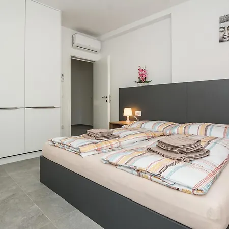 Spanic Haus Mit Pool Vir