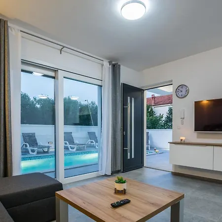 Spanic Haus Mit Pool * Vir