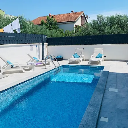 Spanic Haus Mit Pool Vir