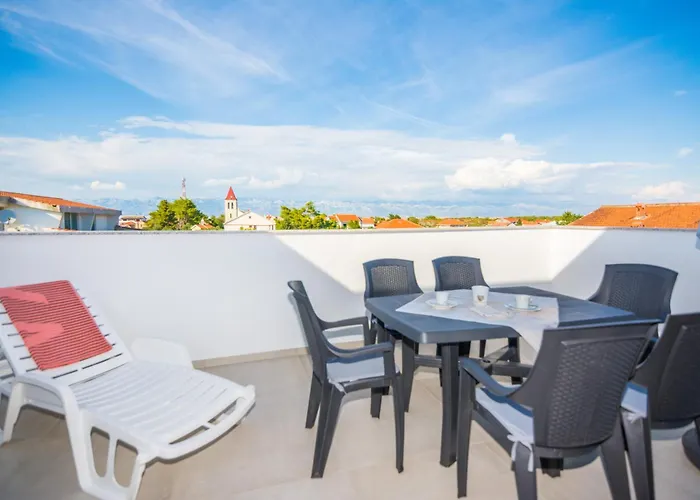 Spanic Haus Mit Pool Ferienhaus *