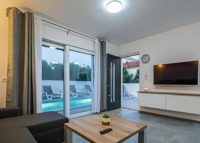 Spanic Haus Mit Pool * Vir