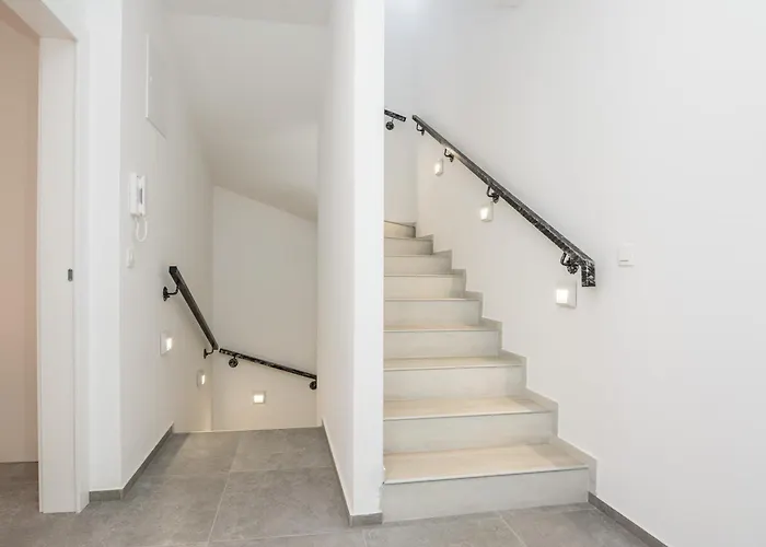 Spanic Haus Mit Pool Ferienhaus