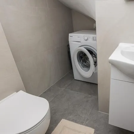 Spanic Haus Mit Pool