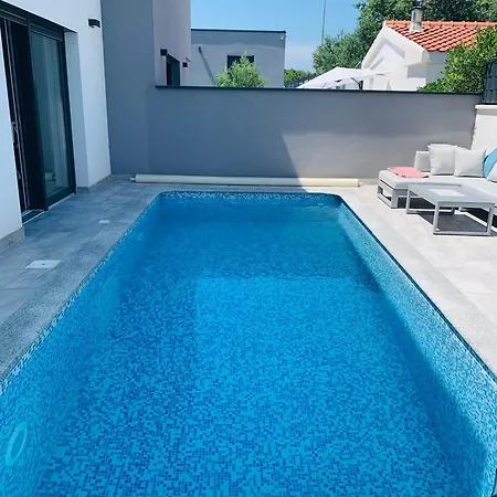 Spanic Haus Mit Pool Semesterbostad