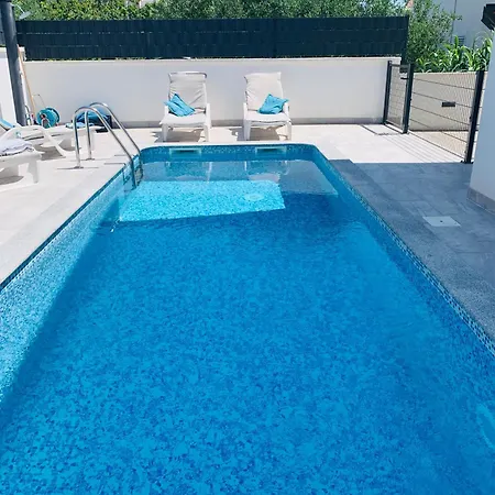 Spanic Haus Mit Pool * Vir