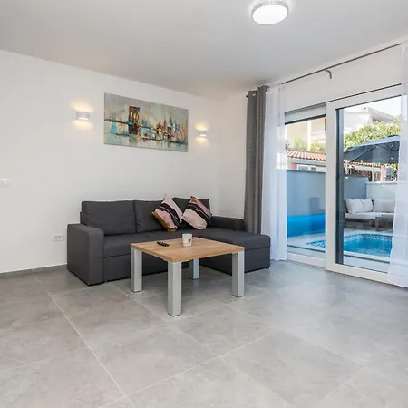 Spanic Haus Mit Pool Semesterbostad