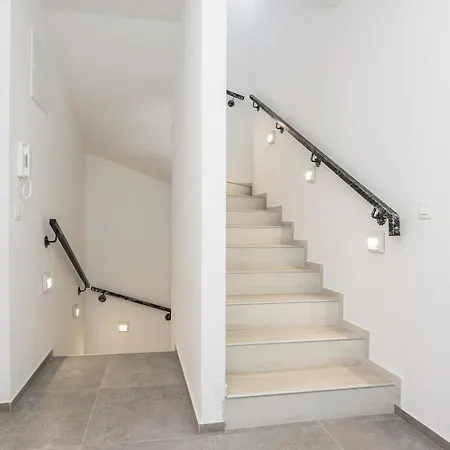 Spanic Haus Mit Pool Semesterbostad