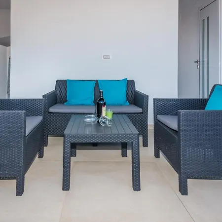 Spanic Haus Mit Pool Semesterbostad Vir