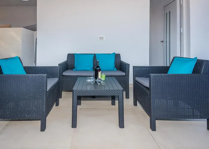 Spanic Haus Mit Pool Vikendica Vir