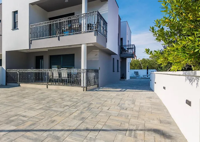 Spanic Haus Mit Pool Vir